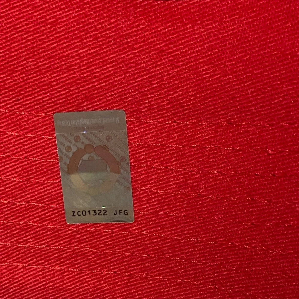 N/A red cap